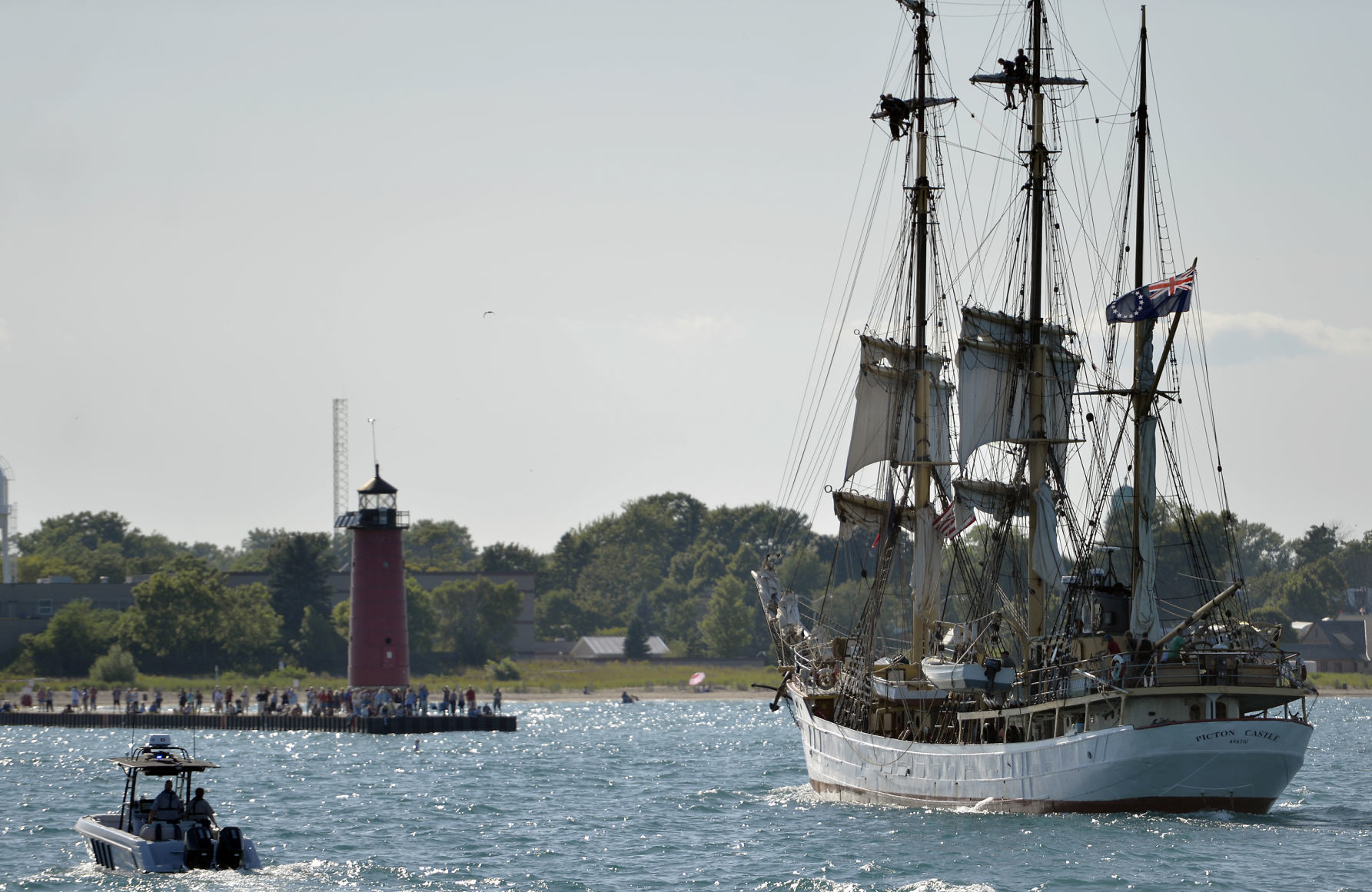 TALL SHIPS PARADE OF SAIL